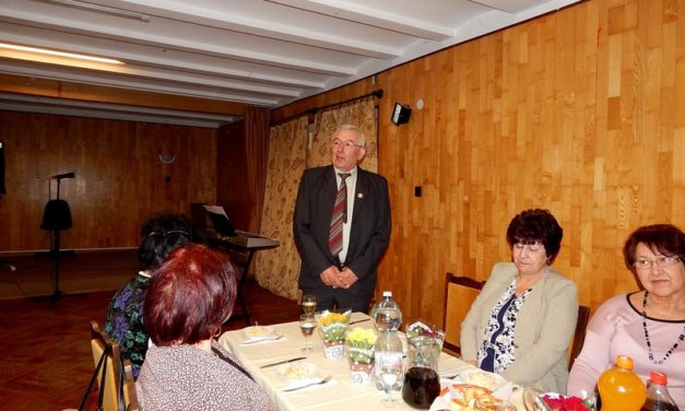 Nőnap  a  Marcali  Bajtársi  Egyesületnél
