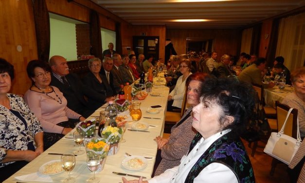 Nőnap  a  Marcali  Bajtársi  Egyesületnél