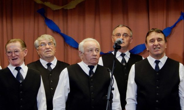 Niklán  a  Marcali  Bajtársi   Dalárda