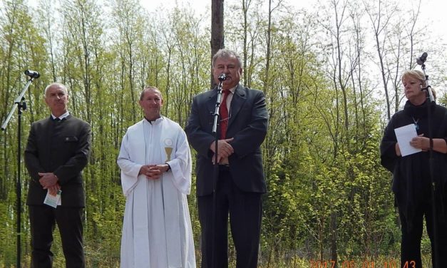A Marcali  Bajtársi  Dalárda  ünnepi  programja