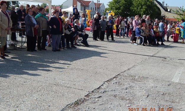 A Marcali  Bajtársi  Dalárda  ünnepi  programja