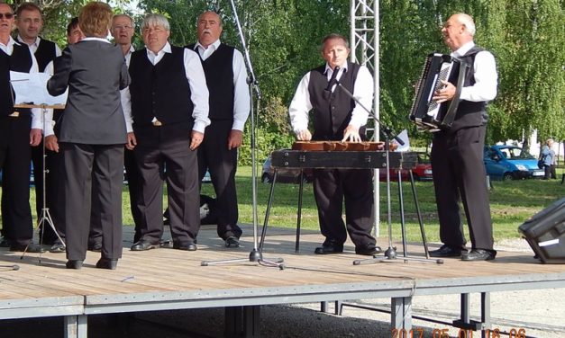 A Marcali  Bajtársi  Dalárda  ünnepi  programja
