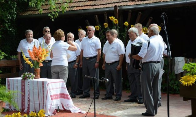 Mesztegnyőn  a  „Rétesfesztiválon”  szerepelt  a  Dalárda