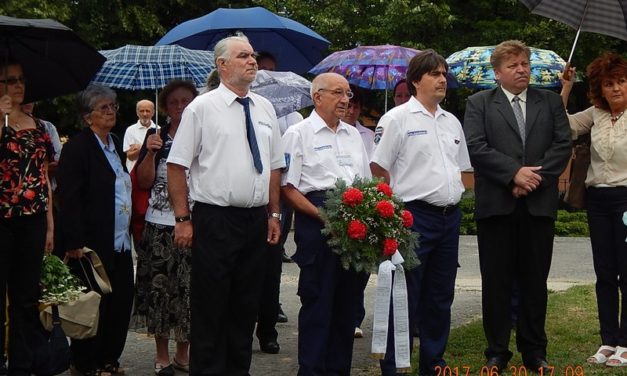 Szent  László  napon,  Mesztegnyőn  a  Dalárda