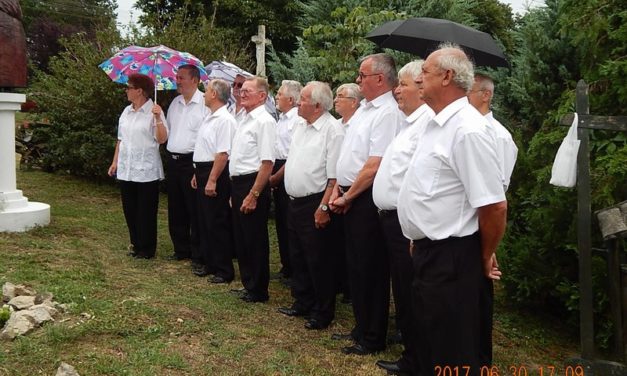 Szent  László  napon,  Mesztegnyőn  a  Dalárda