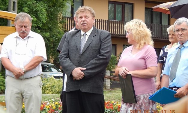 Szent  László  napon,  Mesztegnyőn  a  Dalárda