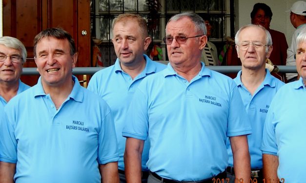 Bajtársi  Dalárda  a Horvátkuti Pinceszeren