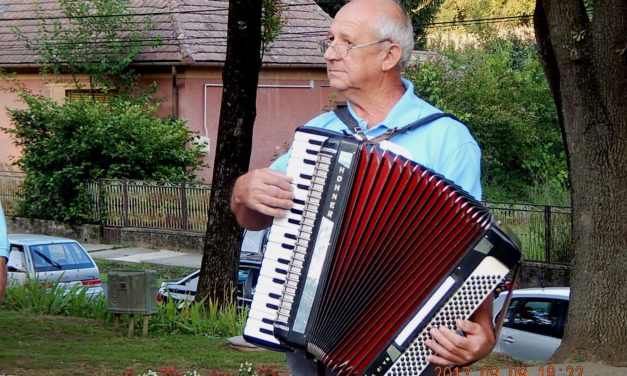 Bajtársi  Dalárda  a Horvátkuti Pinceszeren