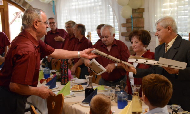 Domonkos  Árpád köszöntése 60.  születésnapján