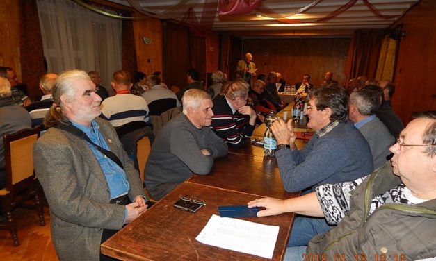 Közgyűlés  a  Bajtársi  Egyesületnél