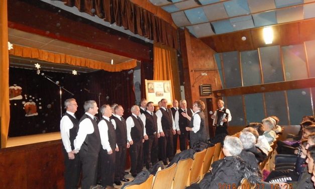 Kéthelyen,  a  Kultúra  Napján  lépett  fel  a  Dalárda