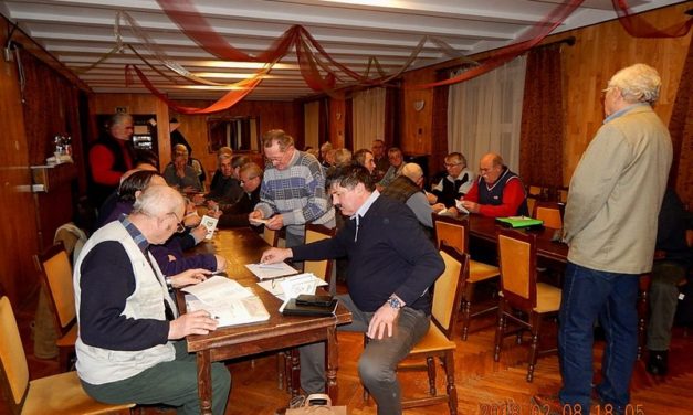 Közgyűlés  a  Bajtársi  Egyesületnél