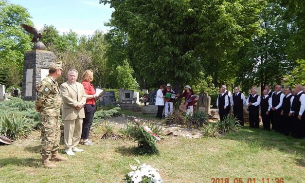 Mesztegnyőn  ünnepelt  a Marcali  Bajtársi  Dalárda