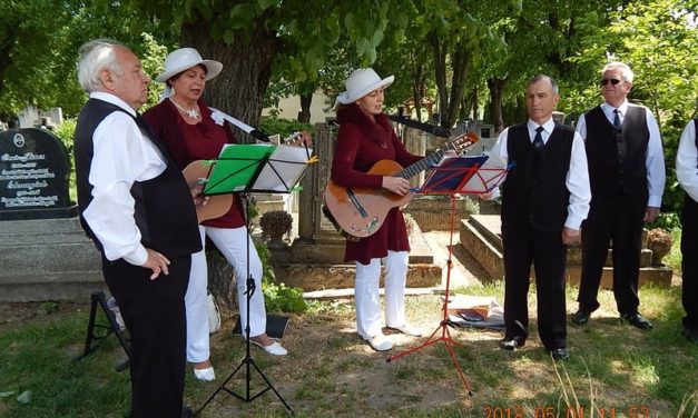 Mesztegnyőn  ünnepelt  a Marcali  Bajtársi  Dalárda