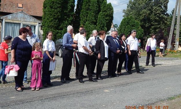 Mesztegnyőn  ünnepelt  a  Dalárda  a  Szent  László  napon.