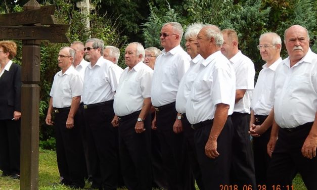 Mesztegnyőn  ünnepelt  a  Dalárda  a  Szent  László  napon.