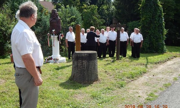 Mesztegnyőn  ünnepelt  a  Dalárda  a  Szent  László  napon.