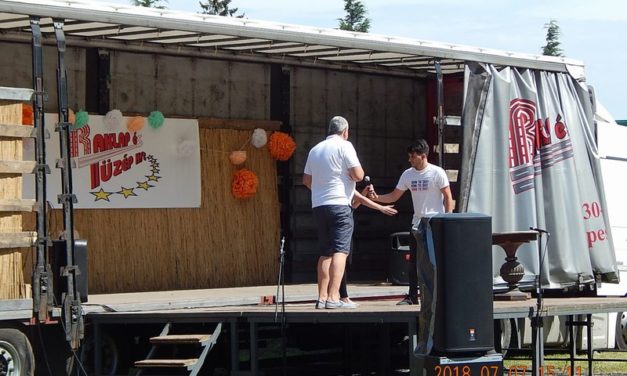 Gombai  Forgatagon a  Bajtársi  Dalárda