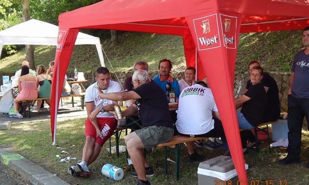 Gombai  Forgatagon a  Bajtársi  Dalárda