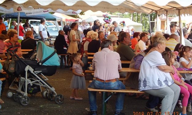 Gombai  Forgatagon a  Bajtársi  Dalárda