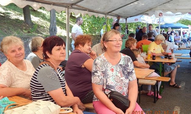 Gombai  Forgatagon a  Bajtársi  Dalárda