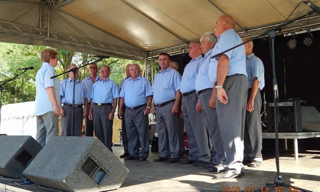 Mesztegnyőn  és  Várvölgyön  a  Dalárda