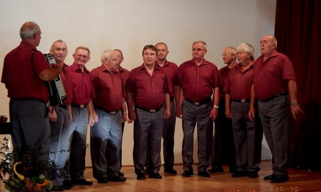 VI. Liszói  Dalostalálkozón  a  Marcali  Bajtársi  Dalárda