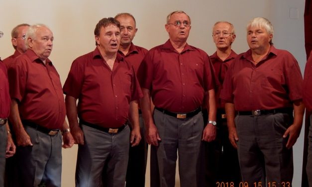 VI. Liszói  Dalostalálkozón  a  Marcali  Bajtársi  Dalárda