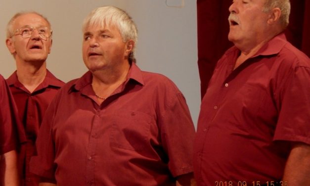 VI. Liszói  Dalostalálkozón  a  Marcali  Bajtársi  Dalárda