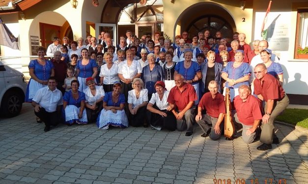 VI. Liszói  Dalostalálkozón  a  Marcali  Bajtársi  Dalárda