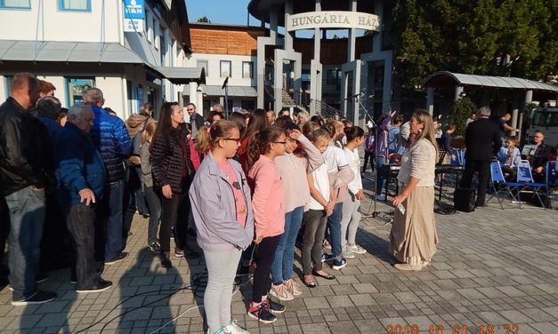 „A Zene Világnapja”  Marcali  rendezvényén  a  Dalárda