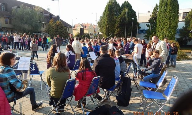 „A Zene Világnapja”  Marcali  rendezvényén  a  Dalárda