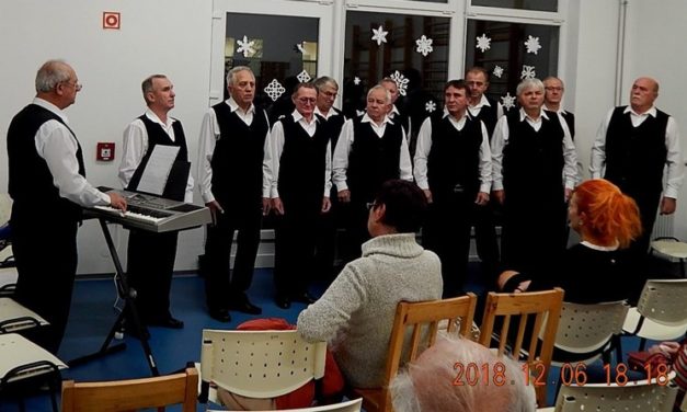 Keszthelyen  a   Dalárda