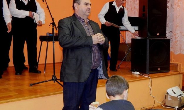Mezőcsokonyán  az  Idősek  Karácsonyán lépett  fel  a  Dalárda