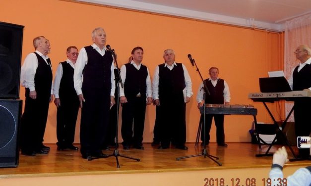 Mezőcsokonyán  az  Idősek  Karácsonyán lépett  fel  a  Dalárda